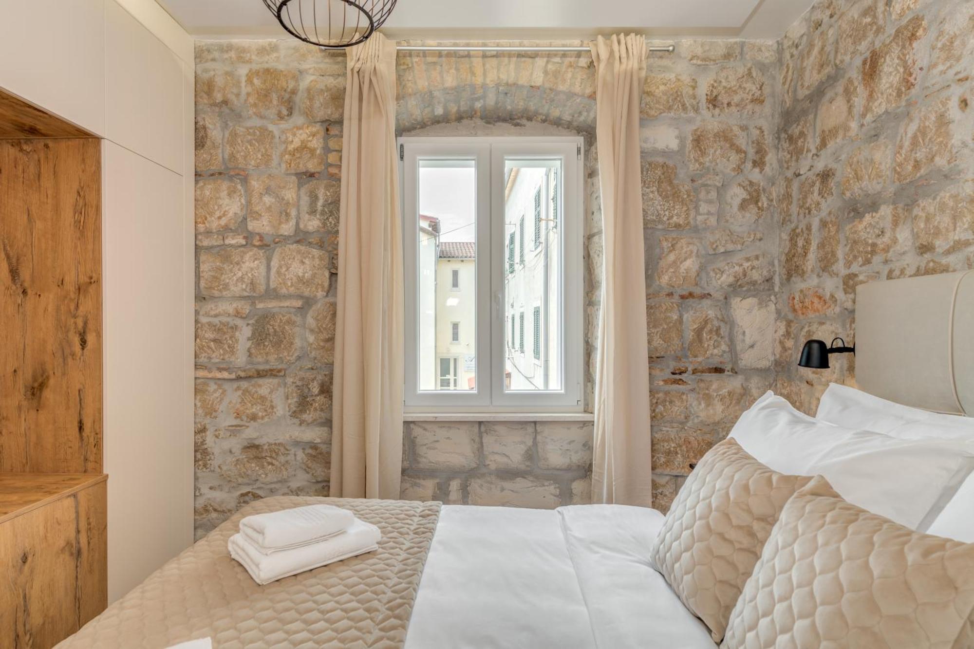Inmotion Luxury Rooms Split Exterior photo
