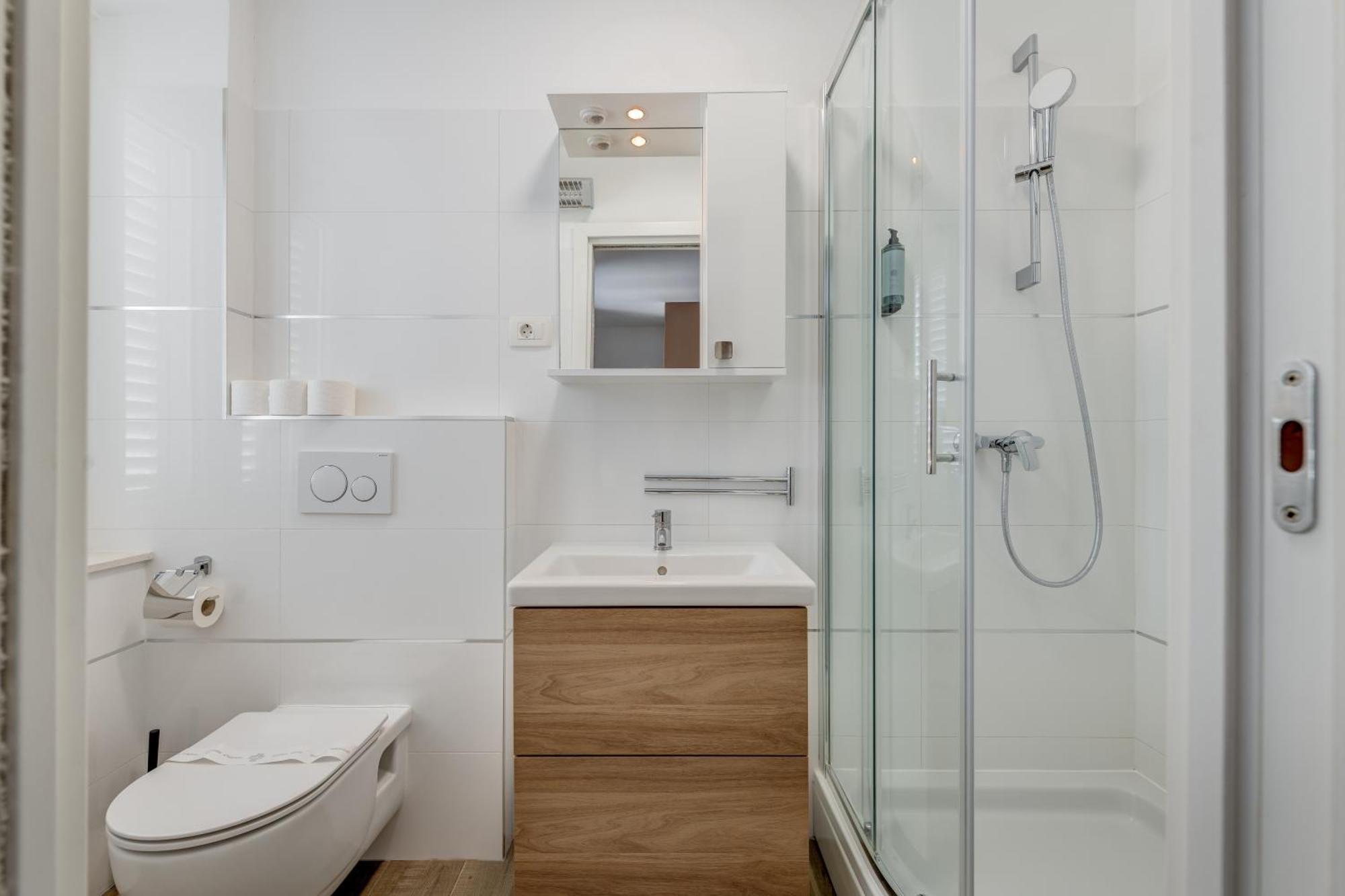 Inmotion Luxury Rooms Split Exterior photo