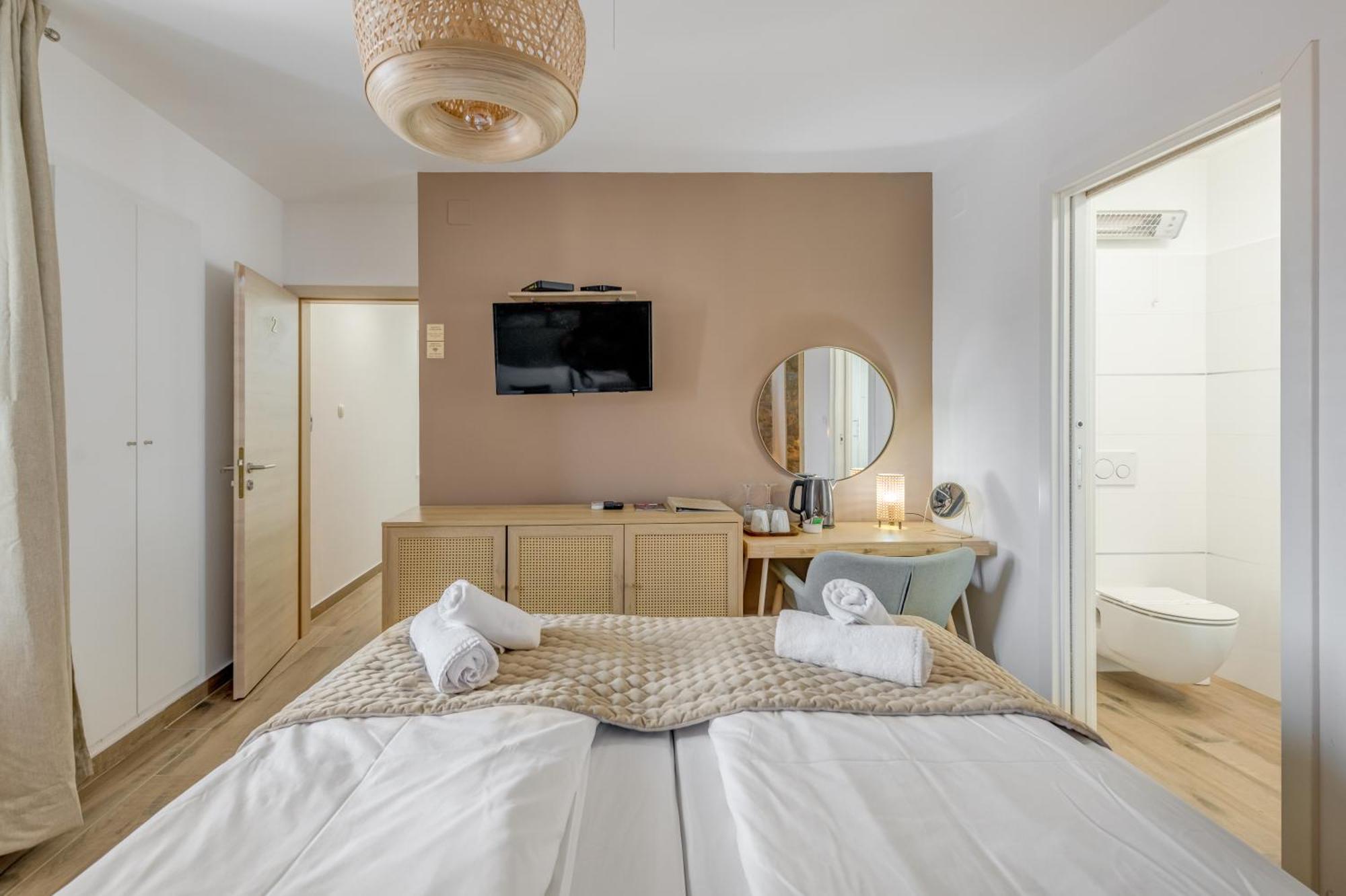 Inmotion Luxury Rooms Split Exterior photo