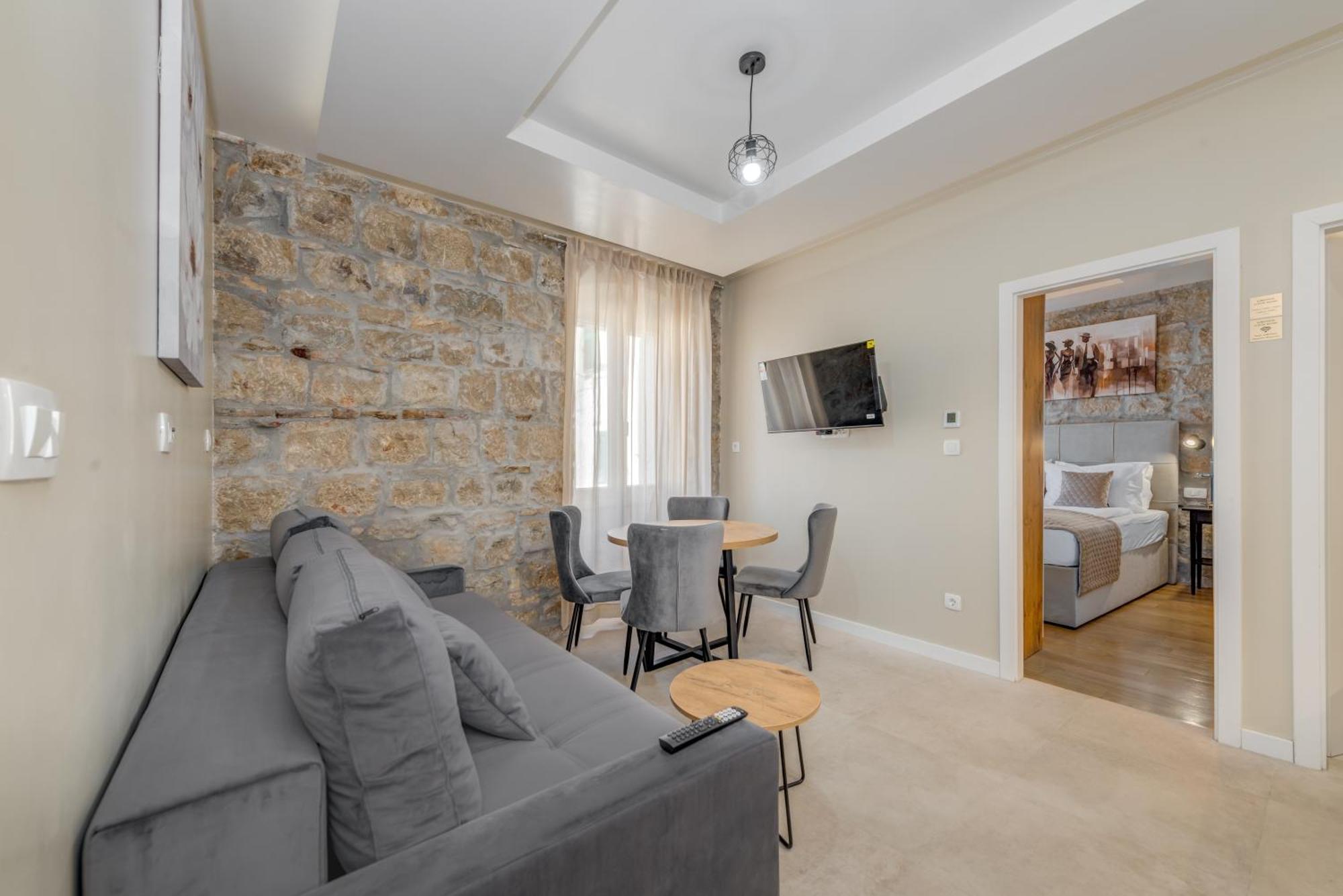 Inmotion Luxury Rooms Split Exterior photo
