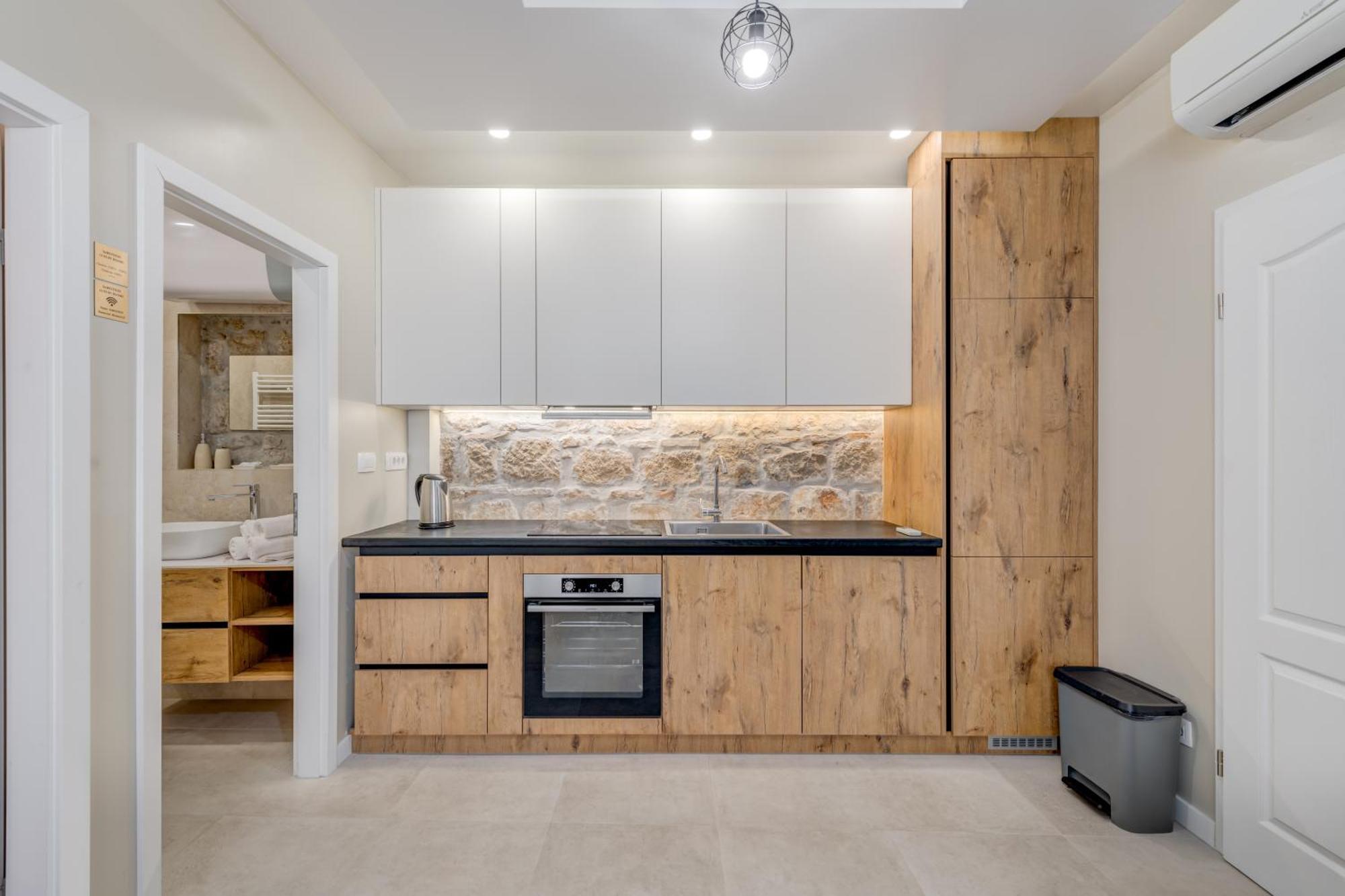 Inmotion Luxury Rooms Split Exterior photo